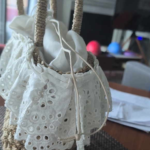 C&C California  Woven Tote - Picture 7 of 9